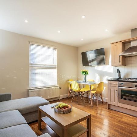 One Bedroom Flat In Bush Hill Park Enfield Esterno foto