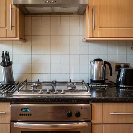 One Bedroom Flat In Bush Hill Park Enfield Esterno foto