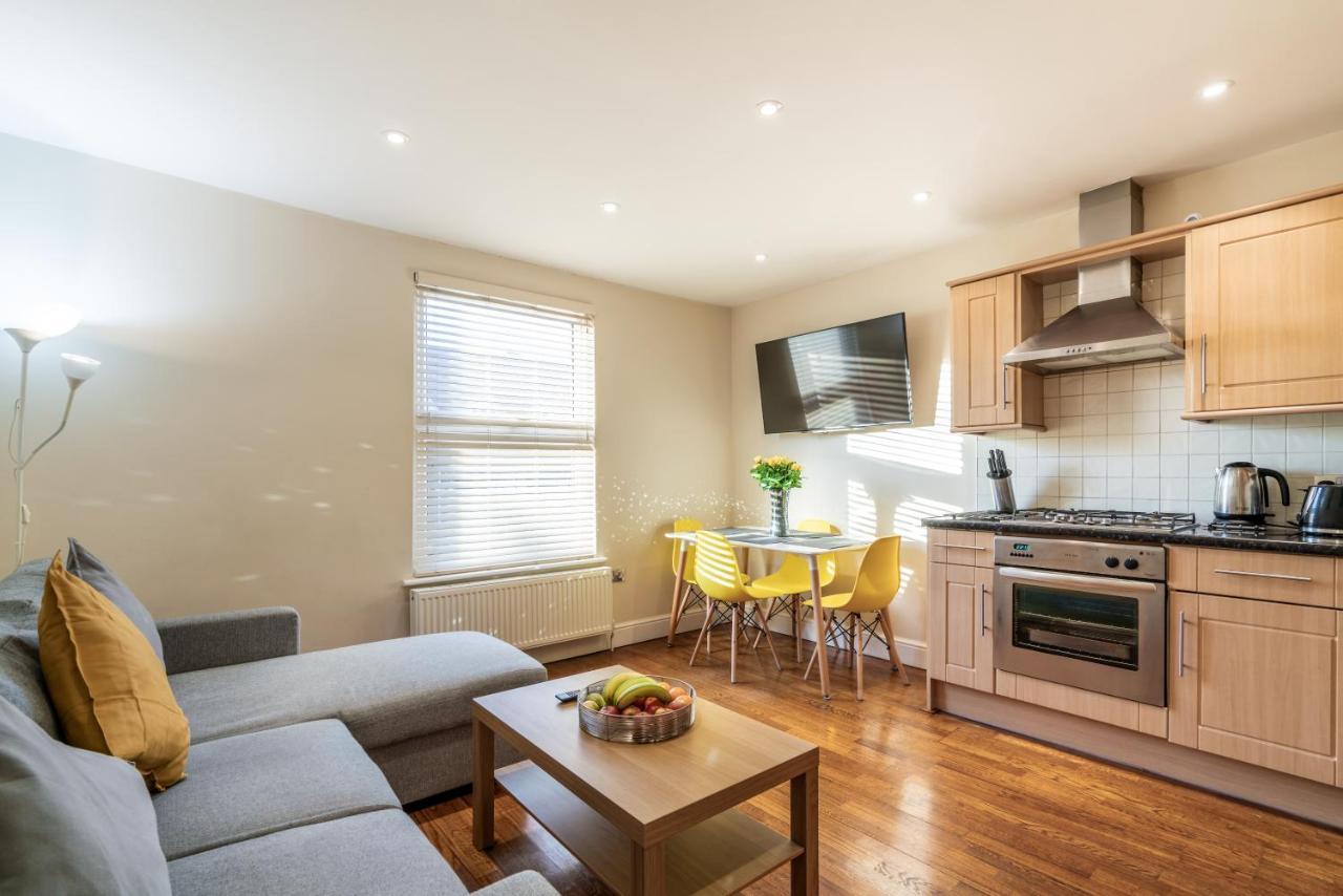 One Bedroom Flat In Bush Hill Park Enfield Esterno foto