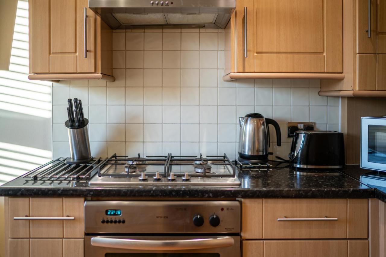 One Bedroom Flat In Bush Hill Park Enfield Esterno foto
