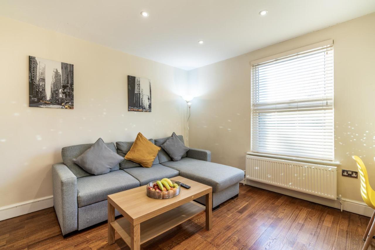 One Bedroom Flat In Bush Hill Park Enfield Esterno foto